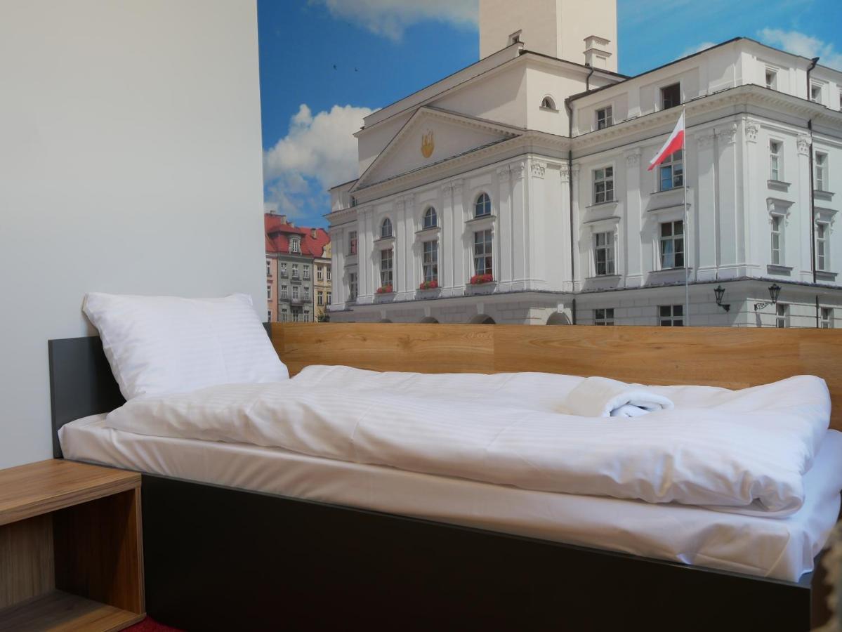 Blue Hotel Калиш Экстерьер фото